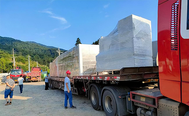 设备-发货.jpg 微米环境餐厨垃圾处理设备,启运发货!