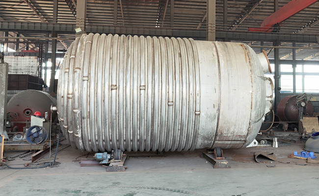 不锈钢反应釜.jpg 不锈钢反应釜搅拌设备